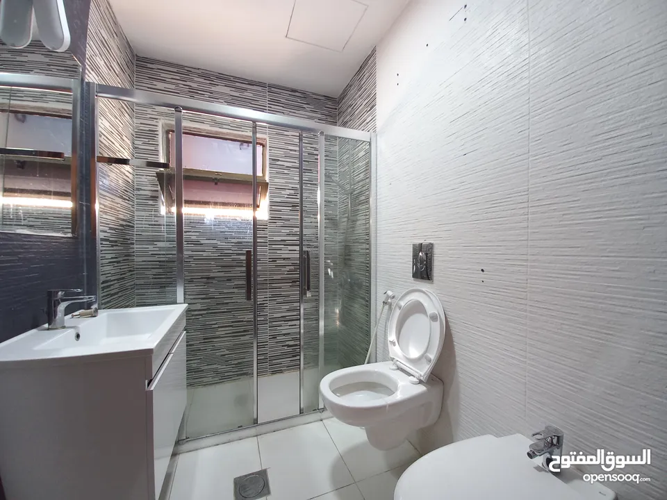 Unfurnished Apartment For Rent In Abdoun  ( Property 36246 )-174805024
