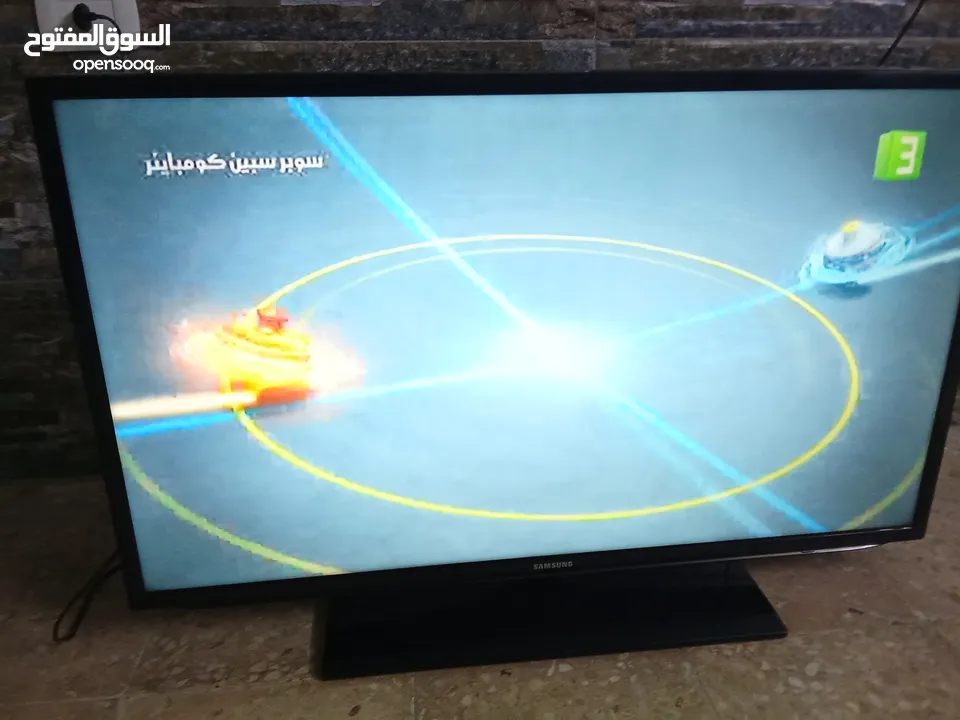 شاشه سامسونج فل hd استخدام بسيط جدا للبيع لا يوجد فيها اي نوع من المشاكل للبيع سامسونج