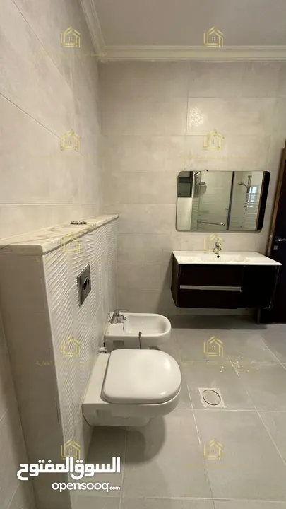شقة سوبر ديلوكس - النخيل - 3نوم 2ماستر - 240م - بلكونات بإطلالــــه مميزة - موقع مميز