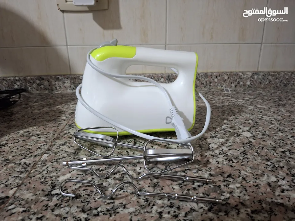 أجهزة كهربائية متنوعة بحالة ممتازة جدا للبيع بسبب السفر