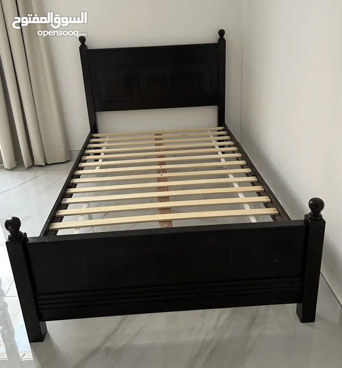 سرير مفرد للبيع
