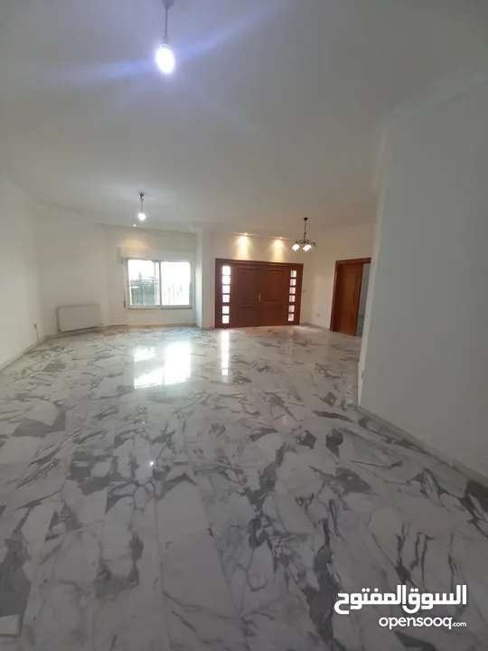 شقة ارضية في دير غبار للبيع - ref : 14405