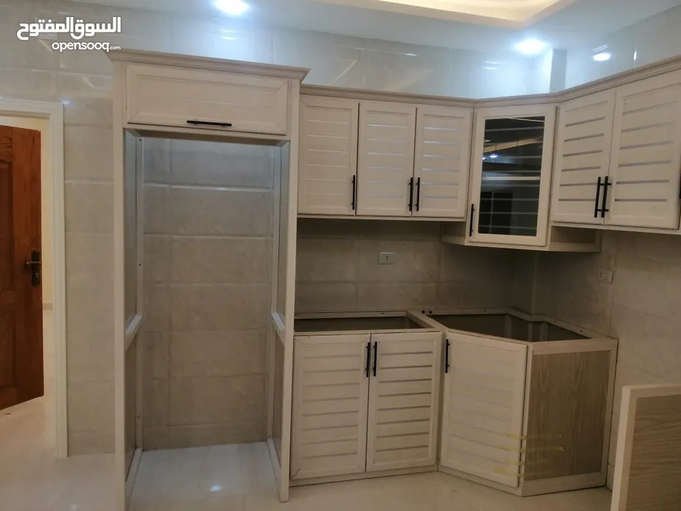 لجميع انواع ألمنيوم والحدادة ابواب مطابخ شبابيك ابجورات