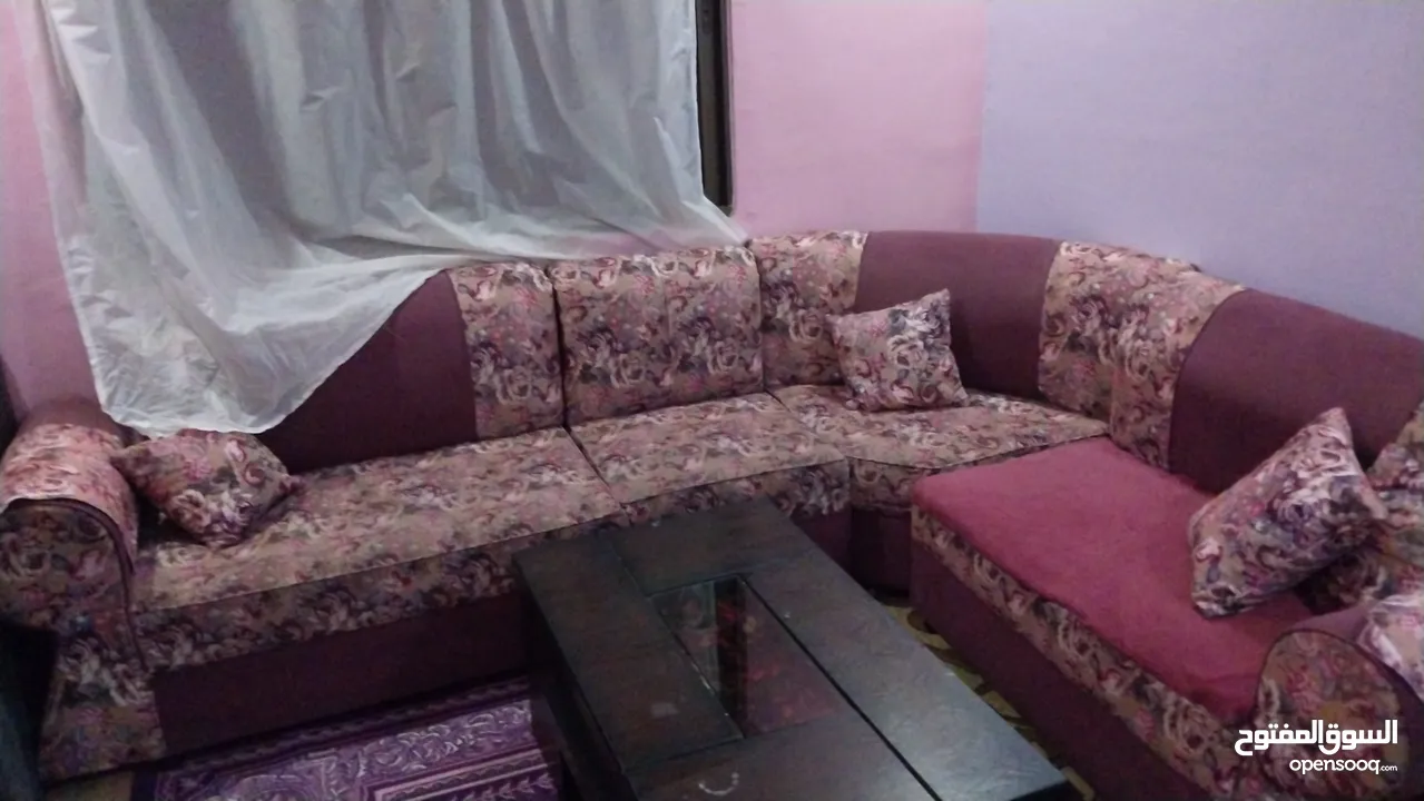 طقم كنب كورنر بحالة جيدة