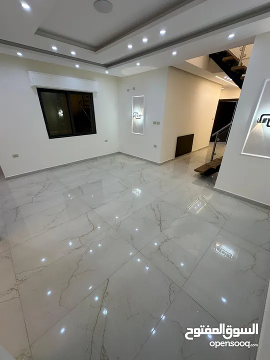 شقق فاخره للبيع في البنيات