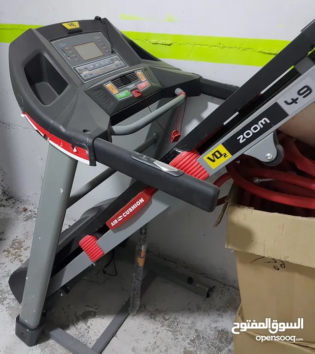 جهاز مشي/ ركض مستعمل شيئ بسيط بحالة ممتازه