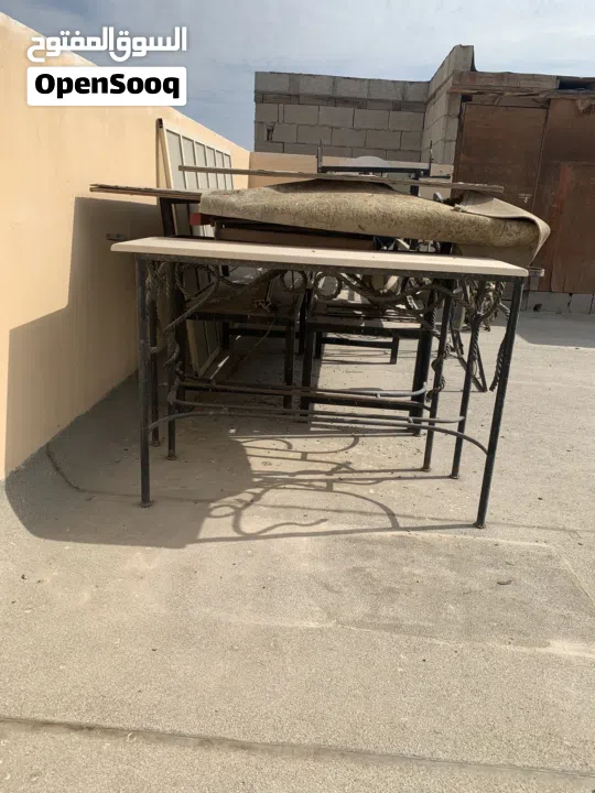 اثاث صالون او حلاق او مساج مستعمل للبيع