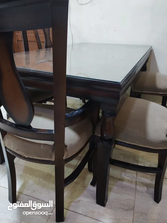 طاولة سفر خشب زان بحالة ممتازة