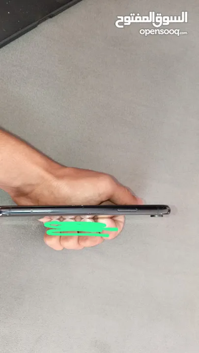 ايفون  xr بسعر مغري