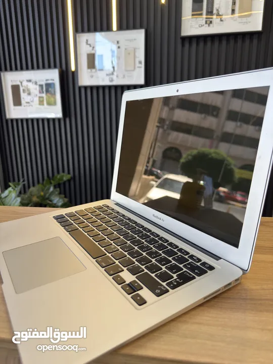 MacBook Air 13” 8GB 128GB i5
