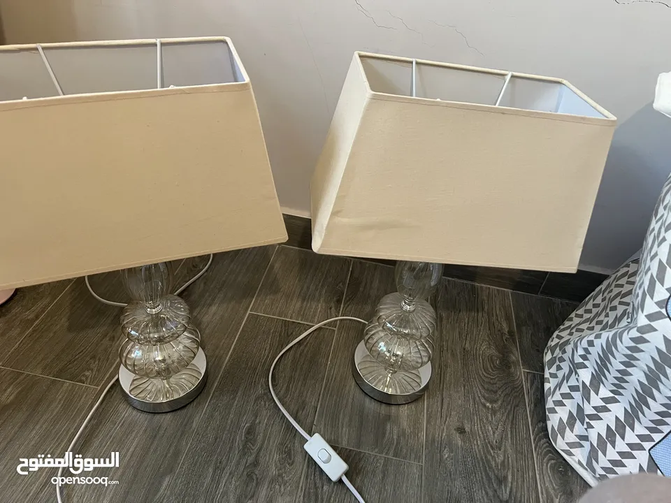Table lamp اضاءة جانبية للطاولة