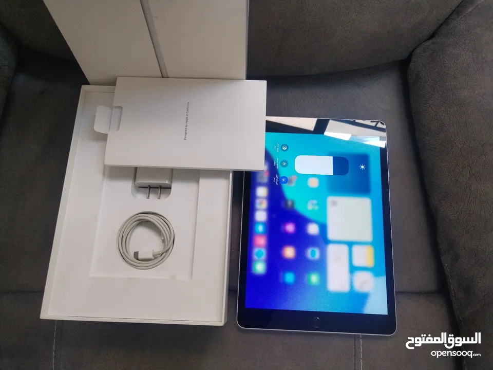 ايباد  الجيل  التاسع(64GB) Ipad 9 بطارية 90% بحالة الوكالة