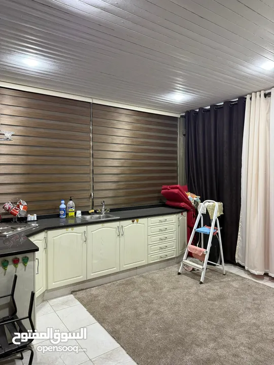 شقة للإيجار مفروش  رويال سويت طابقية مع روف و ترس كبير  Big department for rent in deir Ghbar amman