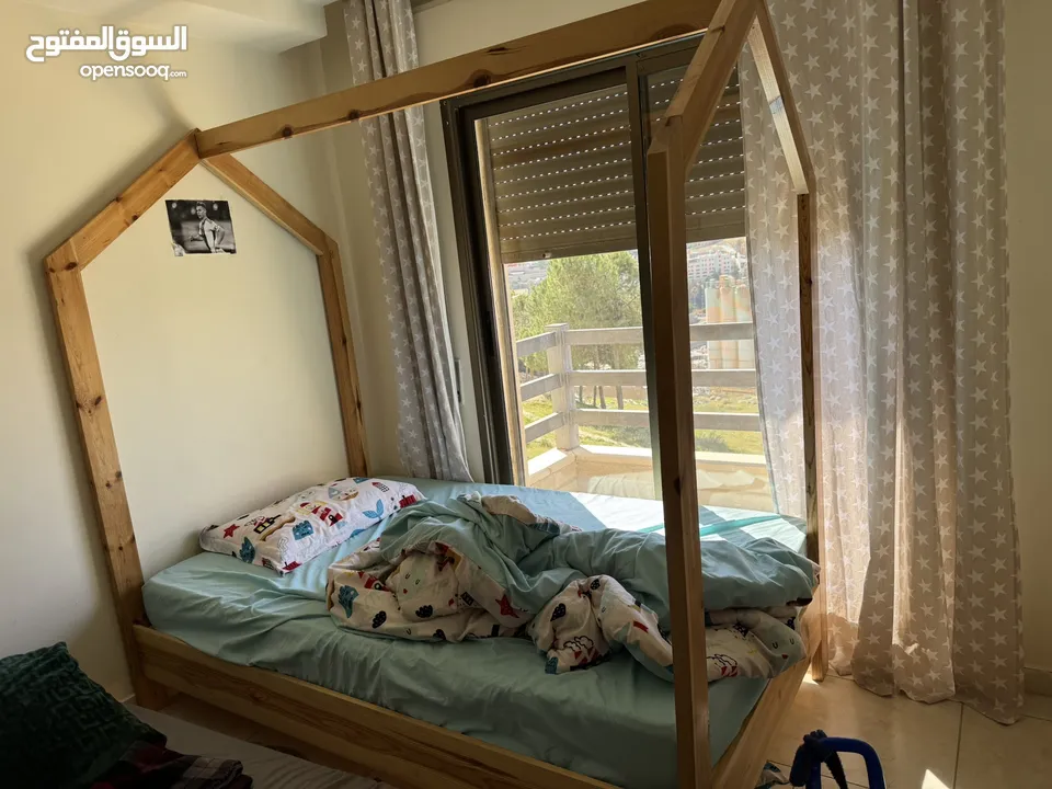 تخت مفرد ونص (خشب سويد)