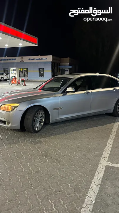 بي ام دبليو 750 li بسعر مغري