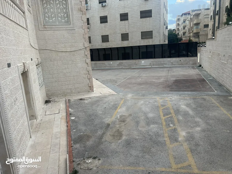 قصر فيلا فخمة جدا للبيع في الجبيهه