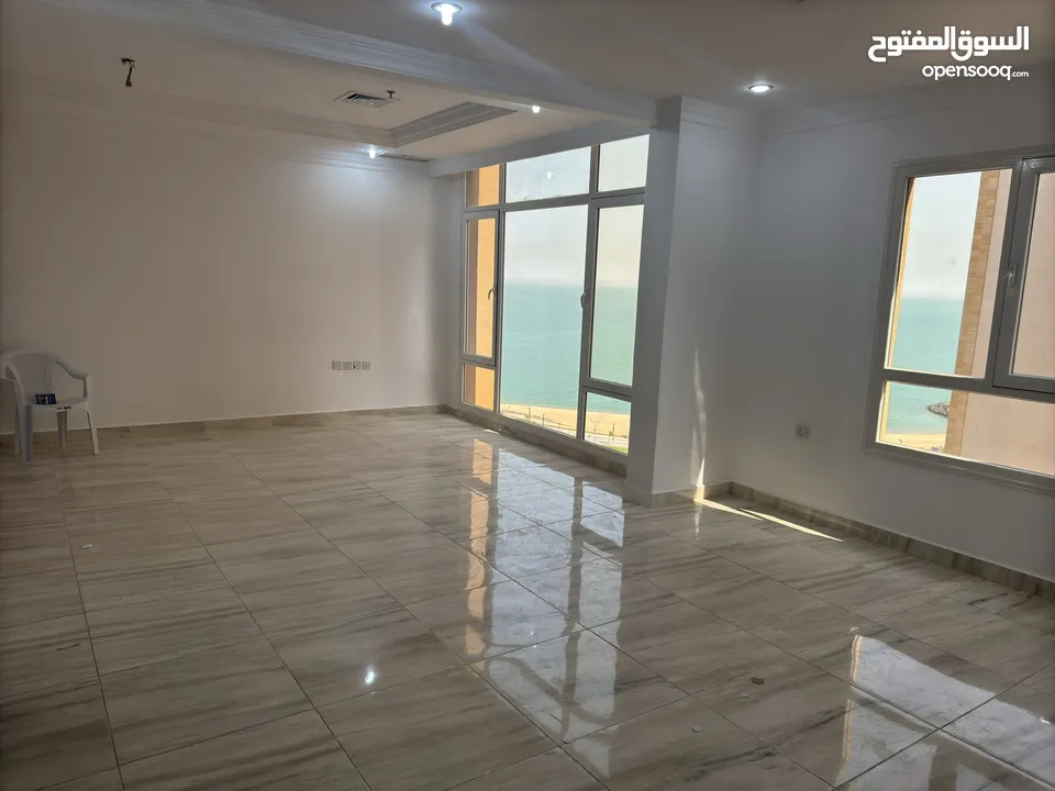 للإيجار شقة في بنيد القار اطلاله بحريه Apartment for rent in Bneid Al Qar with sea view