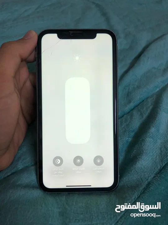 iPhone 11 عادي الجهاز نضيف مبدل بطاريه فقط و وكاله و  سعه =90 ذاكره 128  الجهاز نضيف شخط مابي