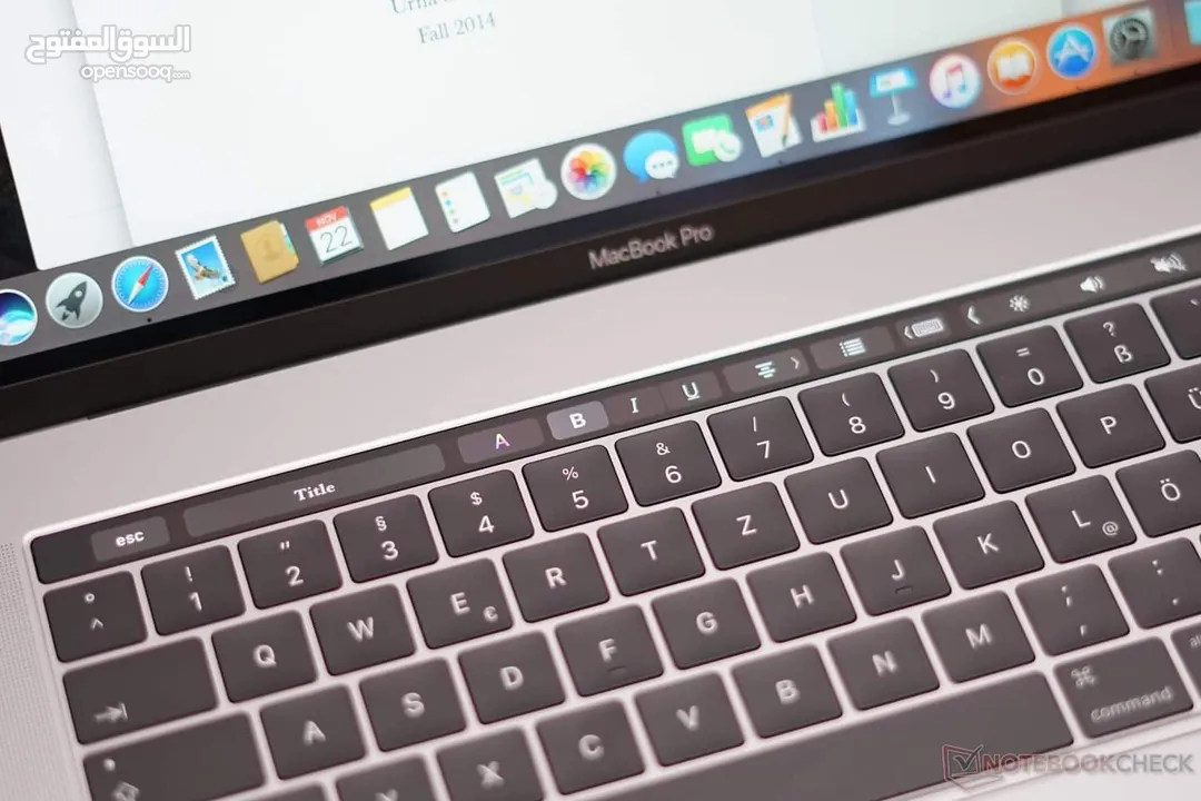 MacBook Pro 15inch 2017 i7 2GB AMD