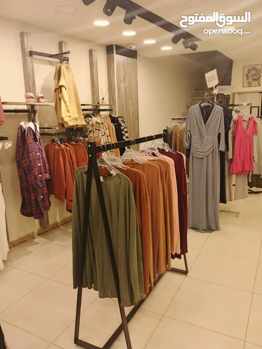اثاث ديكور محل ملابس استاندات تركي للبيع