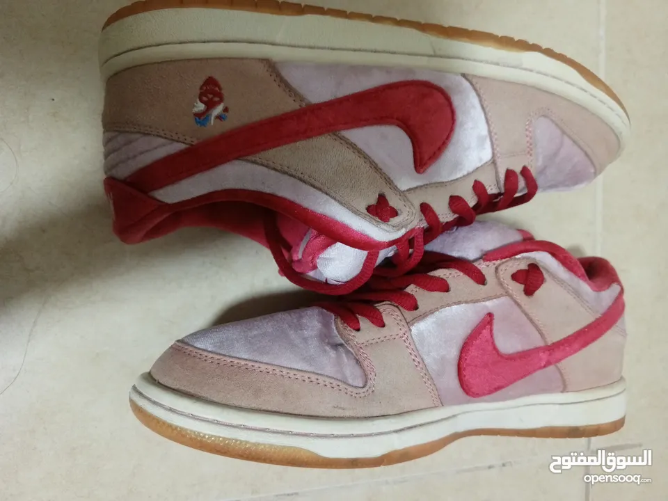 Nike Dunk Low SB x StrangeLove Valentines