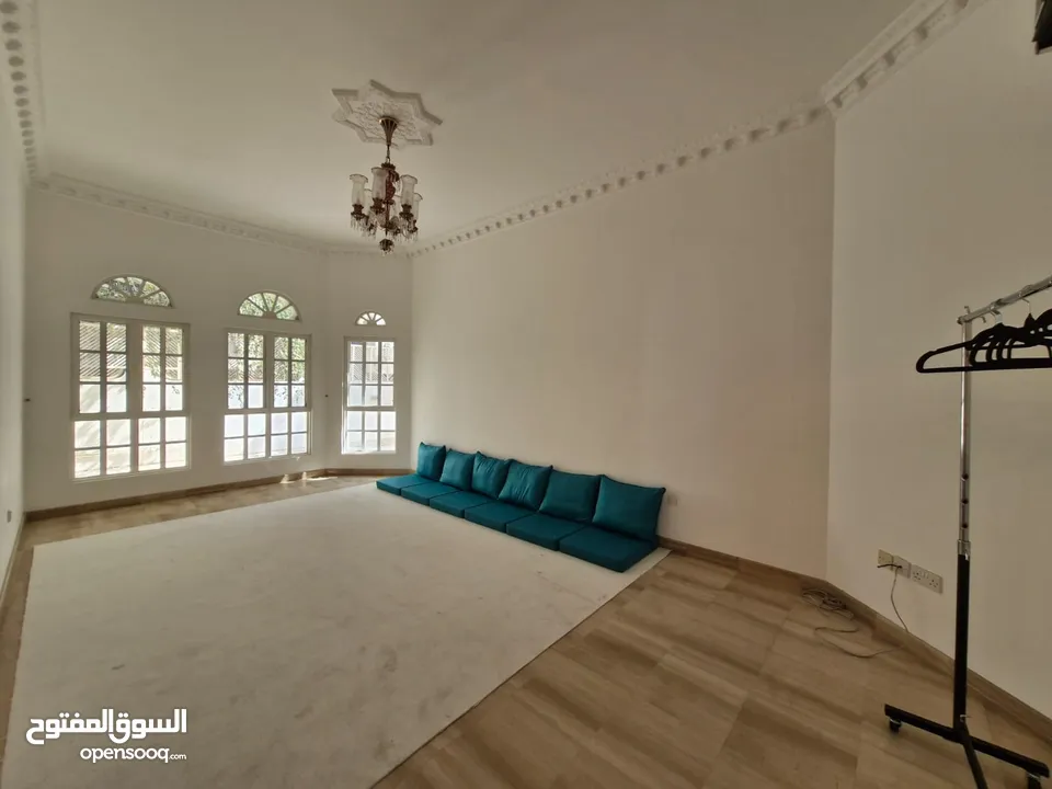 7 BR Amazing Villa In Shatti Al Qurum For Rent