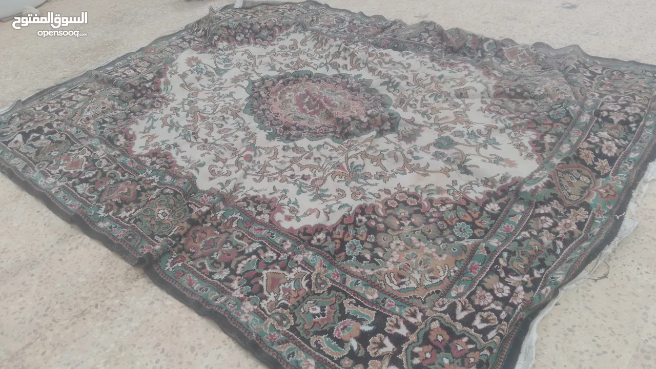 سجاده مستعمله الطول 3 م والعرض مترين و20 للبيع