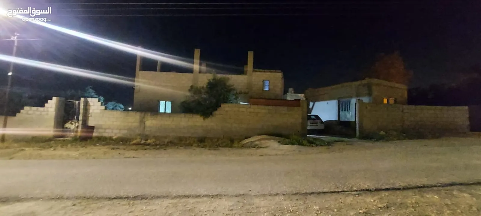 بيت مستقل للبيع في المفرق بلعما الزيتونه  قوشان مستقل  ومسور بلكامل مسطح 140 يبعد عن مدرسة البنات