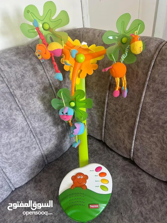 تعليقة سرير اطفال تحكم ريموت شبه جديد