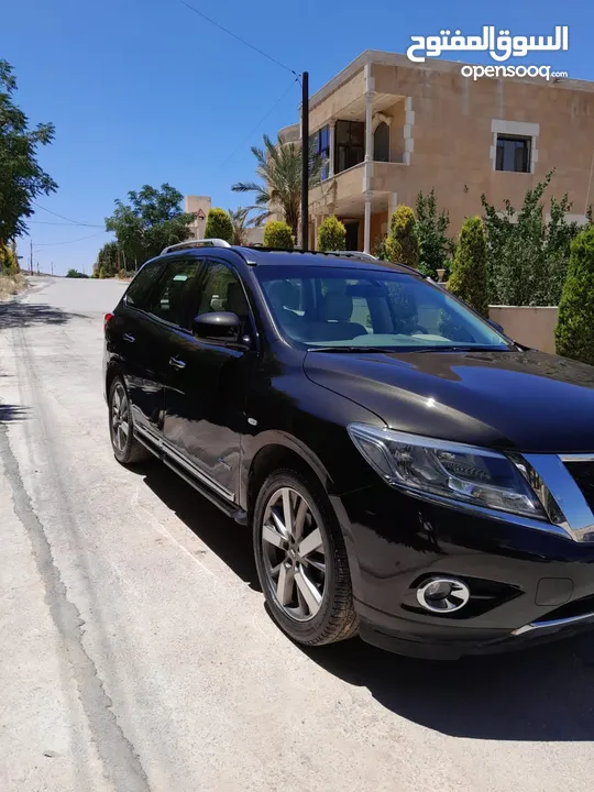 نيسان باثفندر 2015 فحص كرت ابيض وارد الشركة وصيانة الشركة مالك ثاني لون أخضر زيتي فرش جلد ابيض