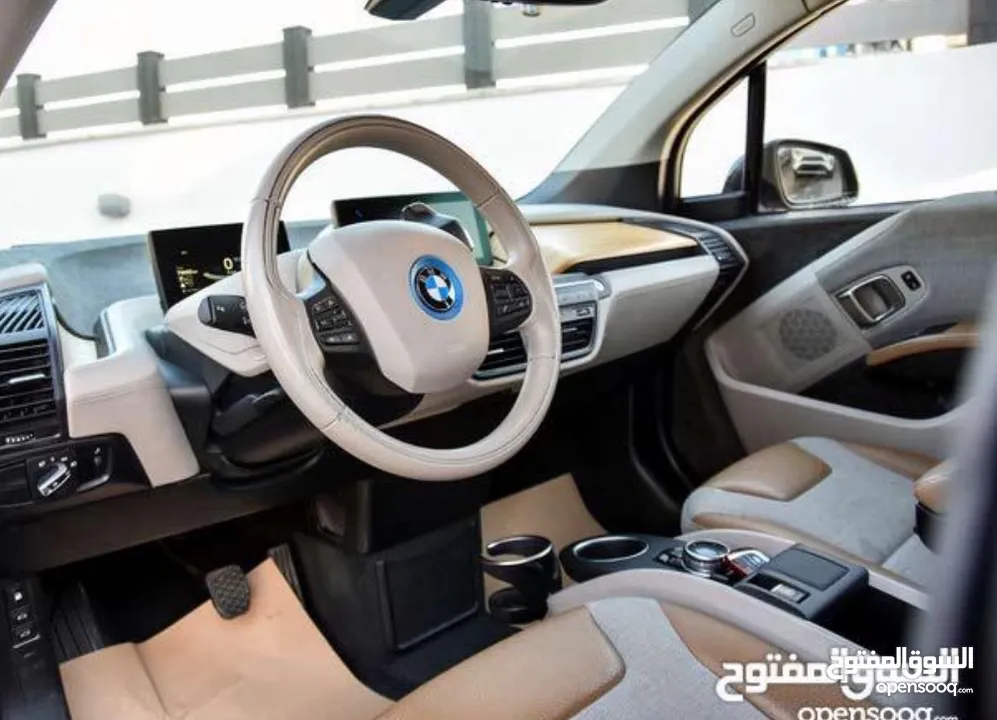 BMW i3 2014 REXسيارة للبيع بحالة ممتازة لون مميز