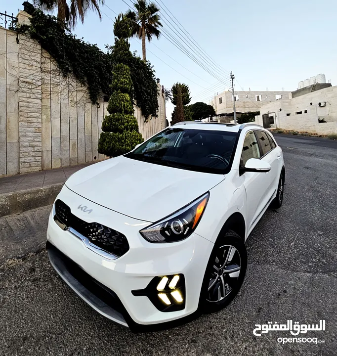 نيرو هايبرد 2022 Plug-in اعلى صنف مع فتحه فحص كامل كلين تايتل بسعر مغري جدا