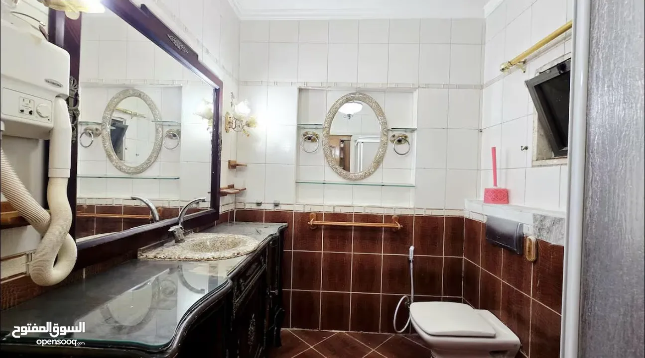 شقة للإيجار مفروش  رويال سويت طابقية مع روف و ترس كبير  Big department for rent in deir Ghbar amman
