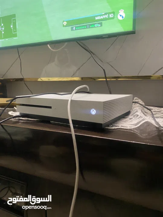 اكسبوكس ون إس للبيع  ون تيرا طبعا عليه فيفا 26