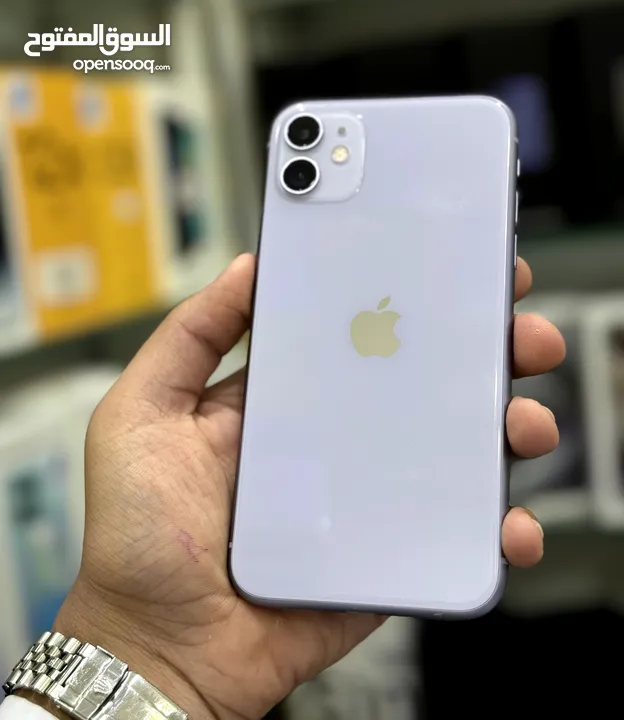 عرض خااص : iPhone 11 128gb جهاز نظيف ما فيه اي مشكله مع ملحقاته و ضمان و بأقل سعر من دكتور فون