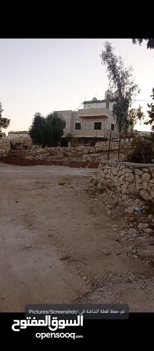 للبيع ارض 800 متر في الشواورة مع منزل صغير