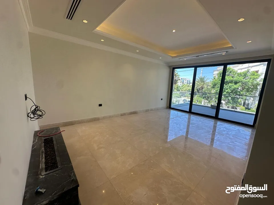 شقة غير مفروشة للايجار في الدوار الرابع ( Property 38214 )-175064072
