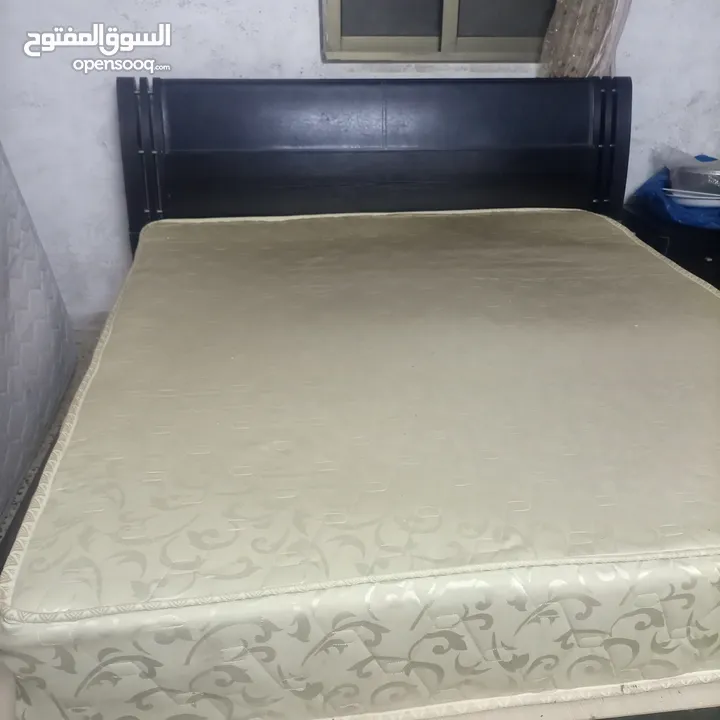 فرشه تخت زنبركيه مستعملة شبة جديدة