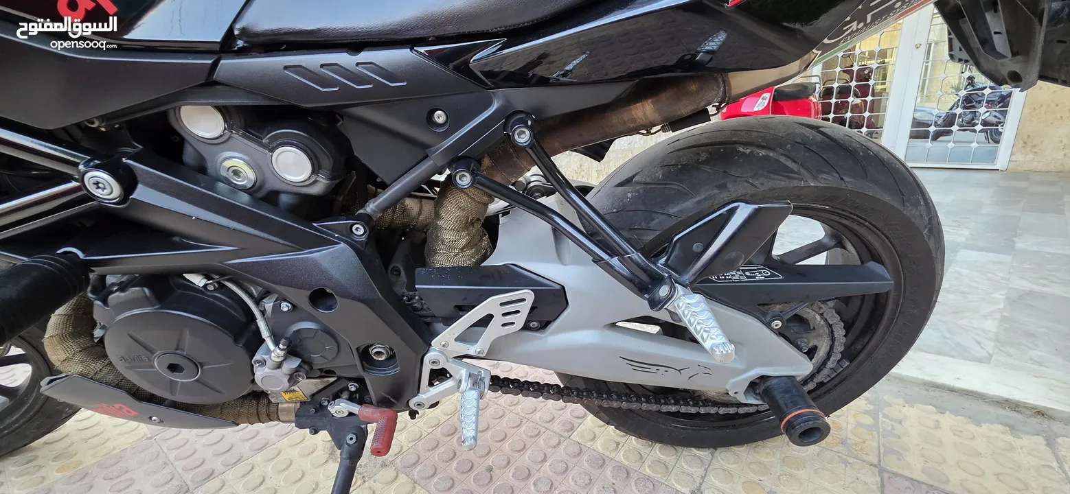 دراجة ابريليا 750 cc بحالة ممتازة 2016 ماشية 24000 فقط مالك ثاني صيانة دورية في الشركة 3200 دينار