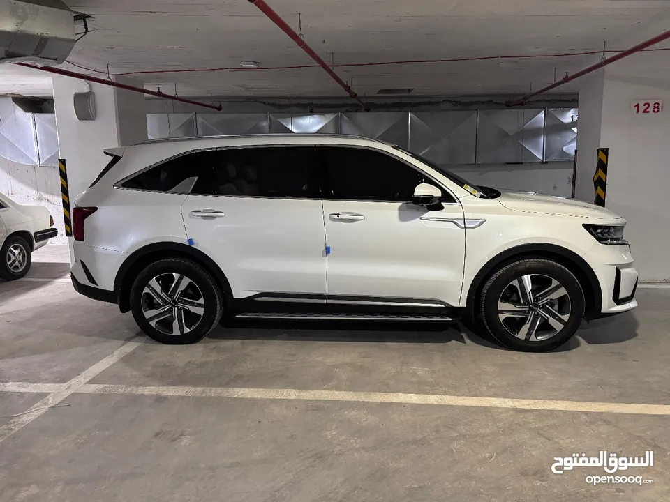 كيا سورينتو 2023 هايبرد  (Haybrid HEV). AWD 4/4كهرباء+بنزين  1600cc بزنس