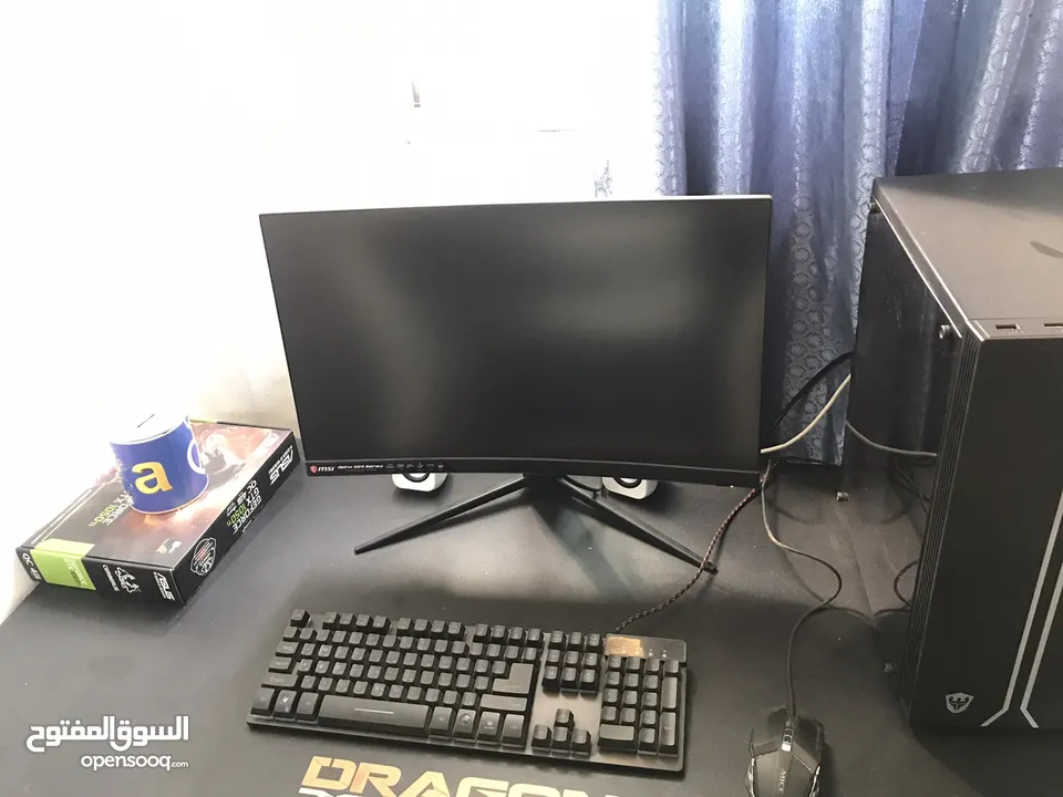 كمبيوتر +شاشة + كرسي وطاولة