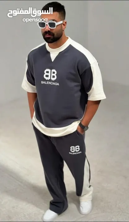ملابس عصريه