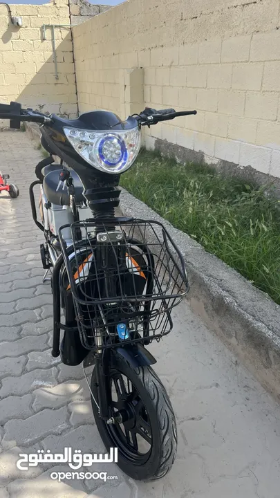 دراجة كهربائية شبه جديدة