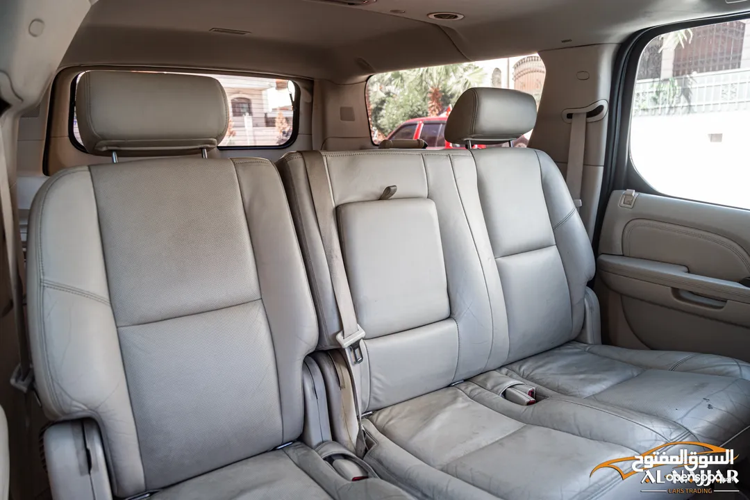 Cadillac Escalade 2008   السيارة مميزة جدا و قطعت مسافة 179,000 كيلو متر فقط