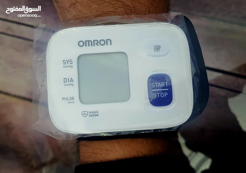 جهاز قياس ضغط الدم ياباني استخدام بسيط جدا  omron RS1