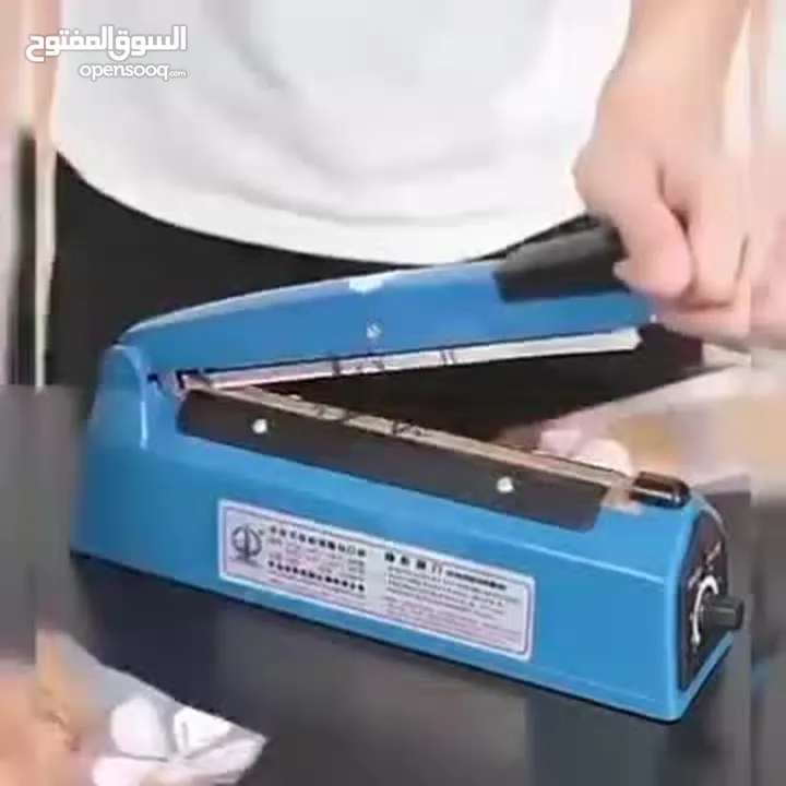مكبس حراري  لاغلاق اكياس النايلون بجميع انواعها يعمل على الكهرباء فيها معيار تحكم حراري