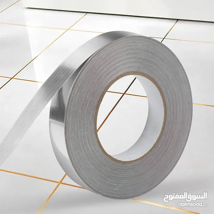 رول لاصق ذهبي او فضي ديكوري للارضيات و الحائط و الجدران ديكور شريط  لاصق منه وفيه للديكور طول 50 متر