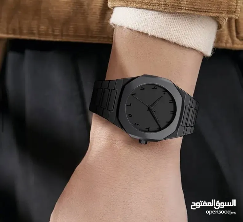 الساعة الترند الكاملة بالسواد