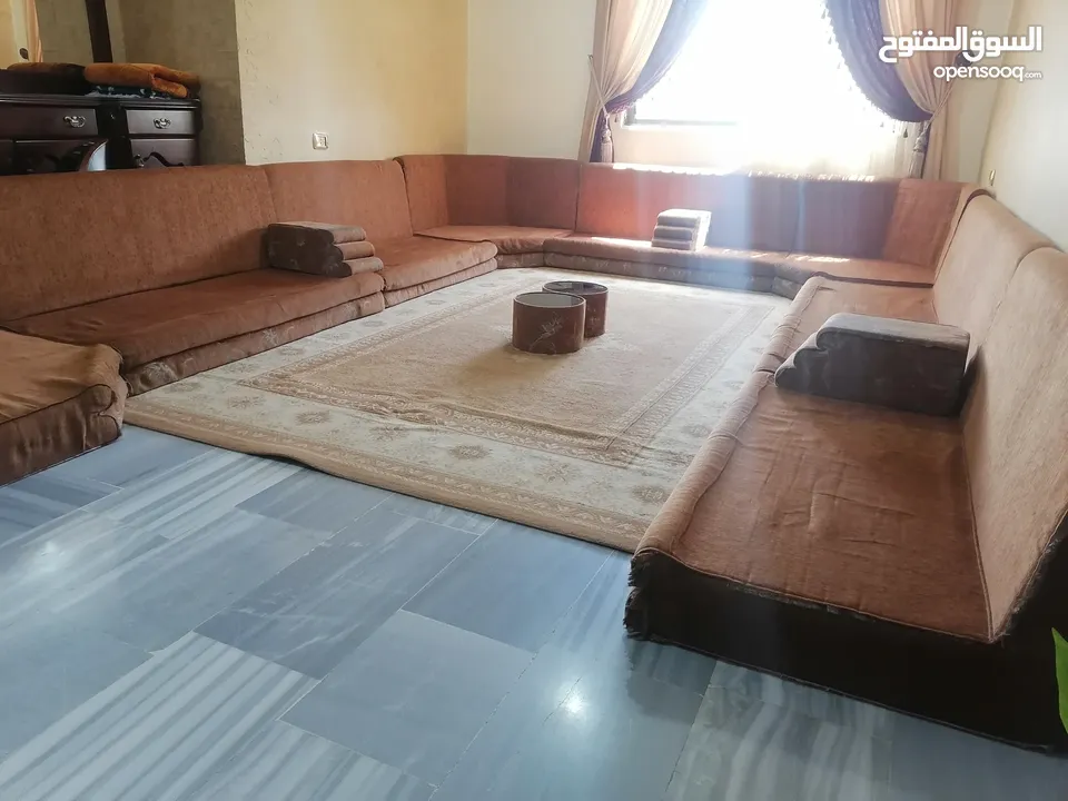 مجلس عربي كبير سعودي 16 مقعد  للبيع