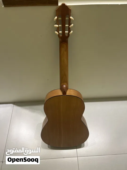 قيتار Yamaha c40m